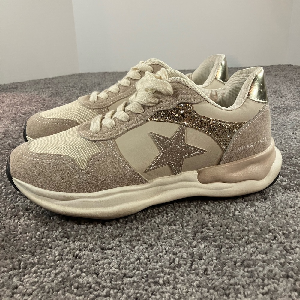 Vintage Havana -Run Women Size 8 Nude Glitter Star Sneakers